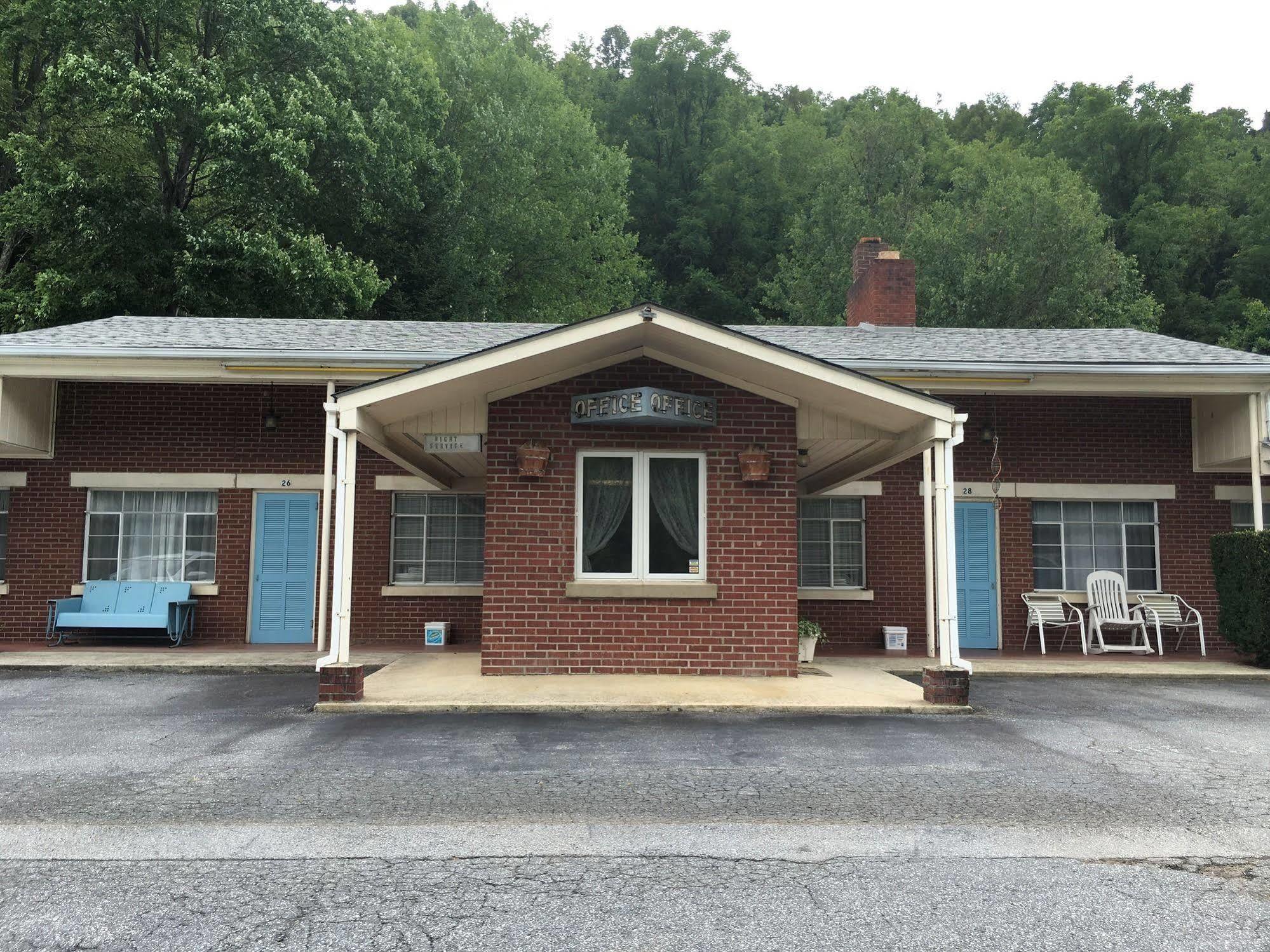 Parkway Inn Waynesville Exterior photo